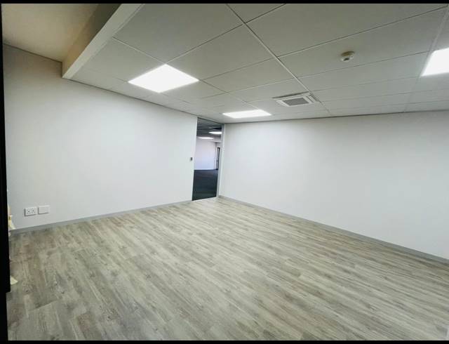 250M² OFFICE TO LET IN FOURWAYS